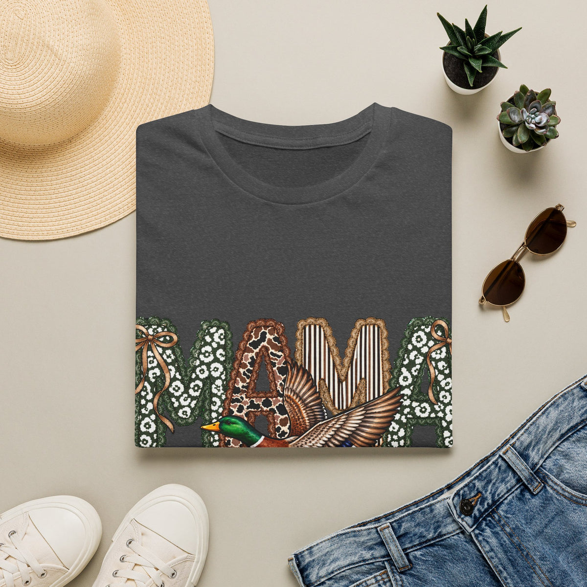 Mama Duck T-Shirt Vintage Floral 'MAMA' Design for Moms