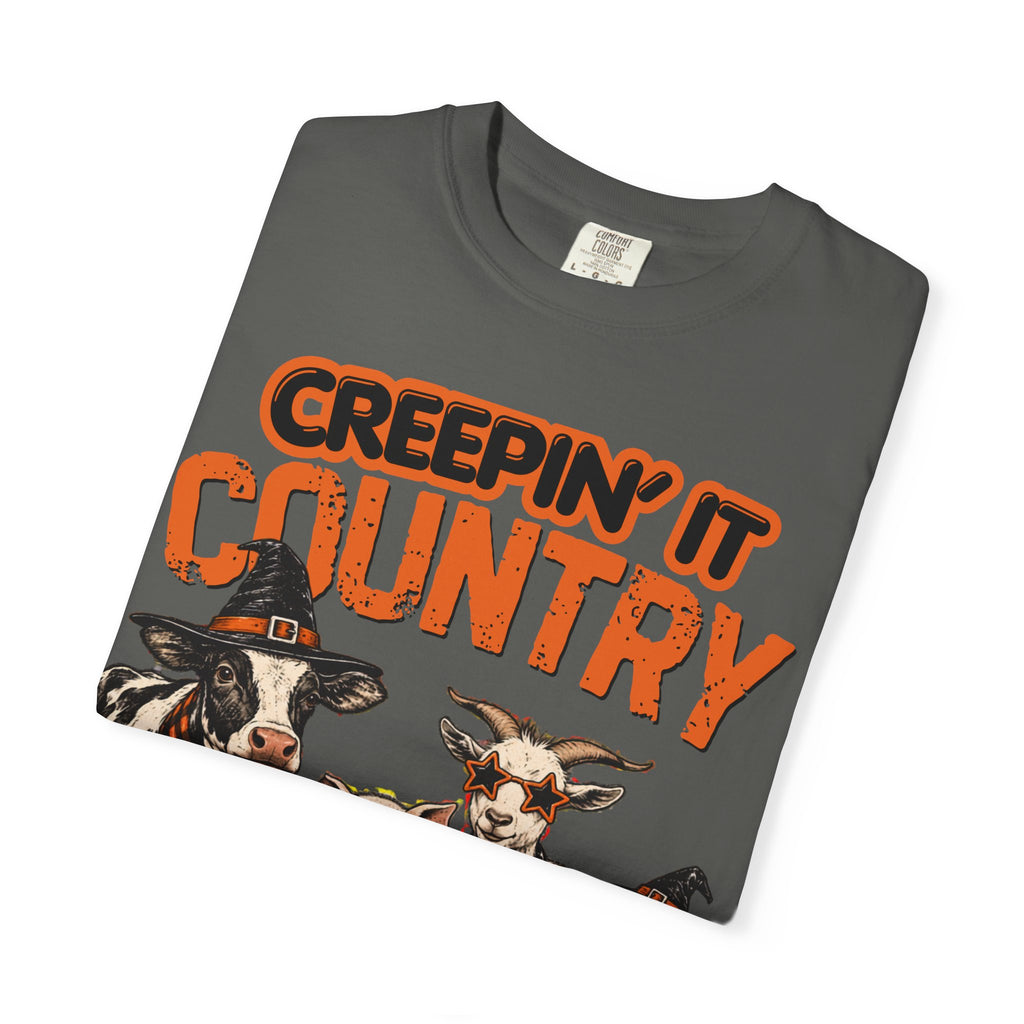 Creepin' It Country cows pigs chickens Halloween T-Shirt